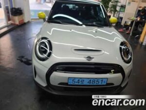Mini Cooper SE ELECTRIC 2022 года из Южной Кореи
