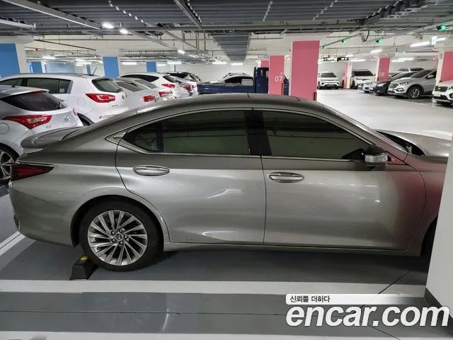 Lexus ES Executive 2022 года из Кореи