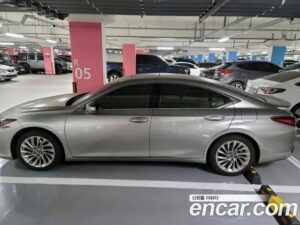 Lexus ES Executive 2022 года из Южной Кореи