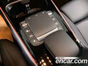 Mercedes-Benz GLB-Class GLB200 d 2023 года из Южной Кореи