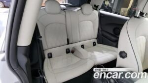 Mini Cooper BRICK LANE Edition 2022 года из Южной Кореи