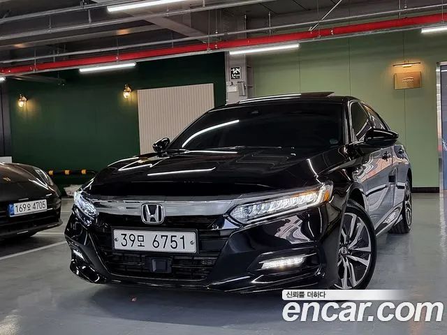 Honda Accord 2.0 HYBRID Touring 2019 года из Кореи