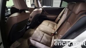 Lexus ES Executive 2022 года из Южной Кореи