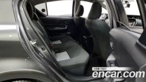 Toyota Prius 1.5 CROSSOVER 2020 года из Южной Кореи