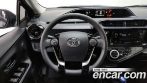 Toyota Prius 1.5 CROSSOVER 2020 года из Южной Кореи