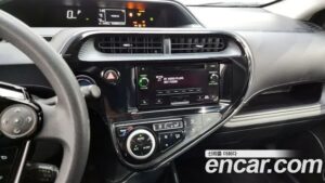 Toyota Prius 1.5 CROSSOVER 2020 года из Южной Кореи