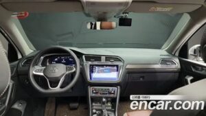 Volkswagen Tiguan 2.0 TSI Prestige 2023 года из Южной Кореи