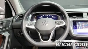 Volkswagen Tiguan 2.0 TSI Prestige 2023 года из Южной Кореи