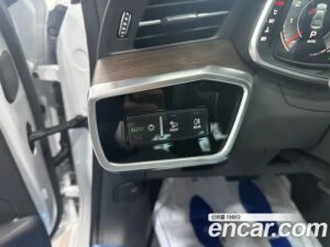 Audi A7 55 TFSI 4WD Premium 2023 года из Южной Кореи