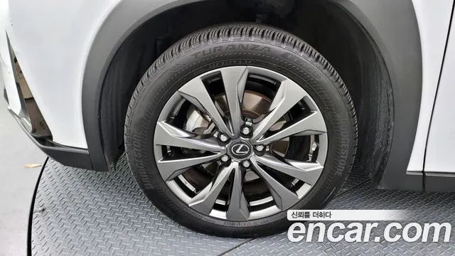 34610488_005.jpg Lexus UX 2.0 F-Sport 2WD 2020 года из Южной Кореи