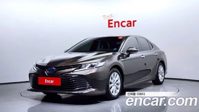 Toyota Camry 2.5 LE HYBRID 2019 года из Кореи