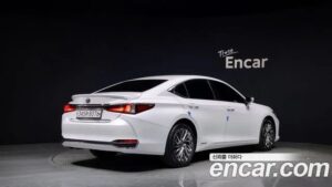Lexus ES Luxury Plus 2021 года из Южной Кореи