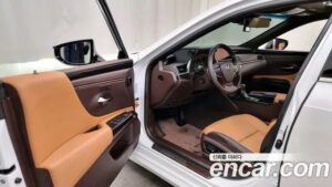 Lexus ES Luxury Plus 2021 года из Южной Кореи
