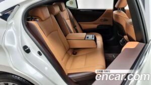 Lexus ES Luxury Plus 2021 года из Южной Кореи