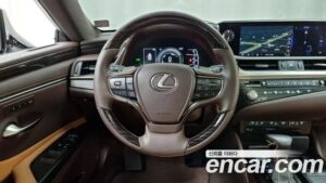 Lexus ES Luxury Plus 2021 года из Южной Кореи