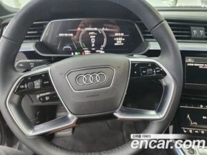 Audi e-tron 55 4WD 2022 года из Южной Кореи