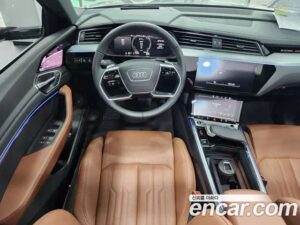 Audi e-tron 55 4WD 2022 года из Южной Кореи
