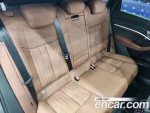 Audi e-tron 55 4WD 2022 года из Южной Кореи
