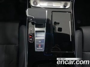 Audi A8 50 TDI 4WD Premium 2021 года из Южной Кореи