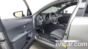 Lexus UX 2.0 F-Sport 2WD 2022 года из Южной Кореи