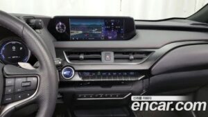 Lexus UX 2.0 F-Sport 2WD 2022 года из Южной Кореи