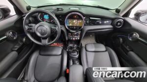 Mini Cooper CLASSIC Plus 2022 года из Южной Кореи