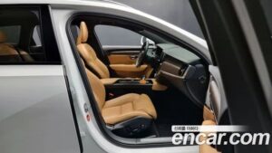 Volvo V90 B5 PRO AWD 2021 года из Южной Кореи