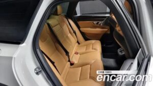Volvo V90 B5 PRO AWD 2021 года из Южной Кореи