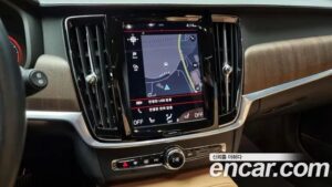 Volvo V90 B5 PRO AWD 2021 года из Южной Кореи