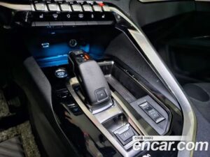 Peugeot 5008 1.5 BlueHDi ALLURE 2021 года из Южной Кореи