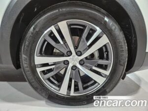 Peugeot 5008 1.5 BlueHDi ALLURE 2021 года из Южной Кореи