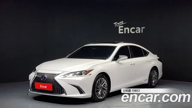 Lexus ES Luxury Plus 2019 года из Кореи