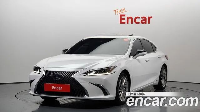 Lexus ES Luxury Plus 2021 года из Кореи