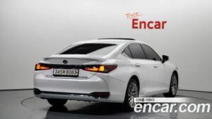 Lexus ES Luxury Plus 2021 года из Южной Кореи