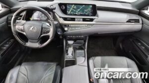 Lexus ES Luxury Plus 2021 года из Южной Кореи