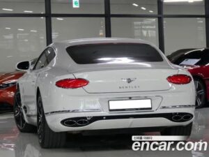 Bentley Continental 4.0 GT 2021 года из Южной Кореи
