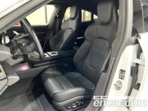 Porsche Taycan Turbo 2021 года из Южной Кореи