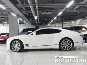 Bentley Continental 4.0 GT 2022 года из Южной Кореи