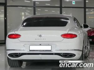 Bentley Continental 4.0 GT 2022 года из Южной Кореи