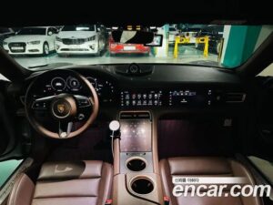 Porsche Taycan Turbo 2022 года из Южной Кореи