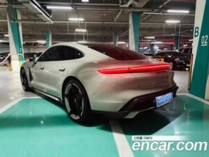 Porsche Taycan Turbo 2022 года из Южной Кореи
