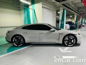 Porsche Taycan Turbo 2022 года из Южной Кореи