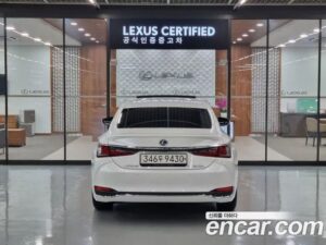 Lexus ES Executive 2021 года из Южной Кореи
