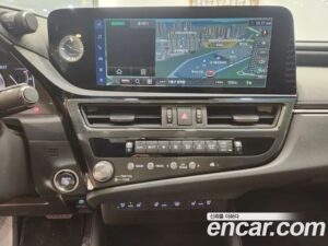 Lexus ES Luxury Plus 2023 года из Южной Кореи