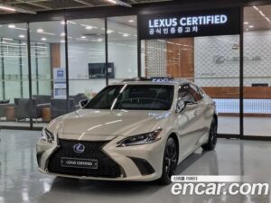 Lexus ES F-Sport 2022 года из Южной Кореи