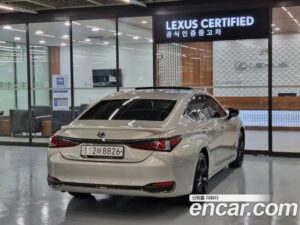 Lexus ES F-Sport 2022 года из Южной Кореи