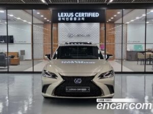 Lexus ES F-Sport 2022 года из Южной Кореи