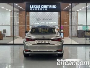 Lexus ES Luxury Plus 2022 года из Южной Кореи