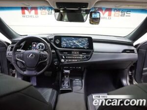 Lexus ES Luxury Plus 2022 года из Южной Кореи