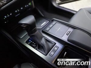 Lexus ES Luxury Plus 2022 года из Южной Кореи